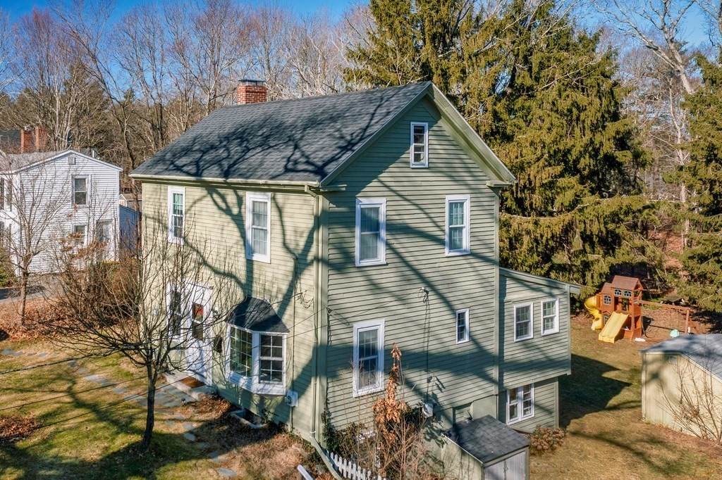 79 Lincoln St - Photo 1