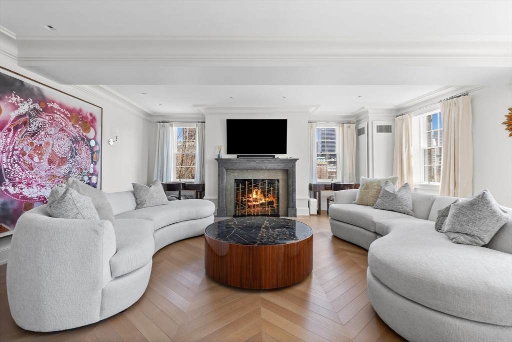 25 Beacon Street - Photo 1