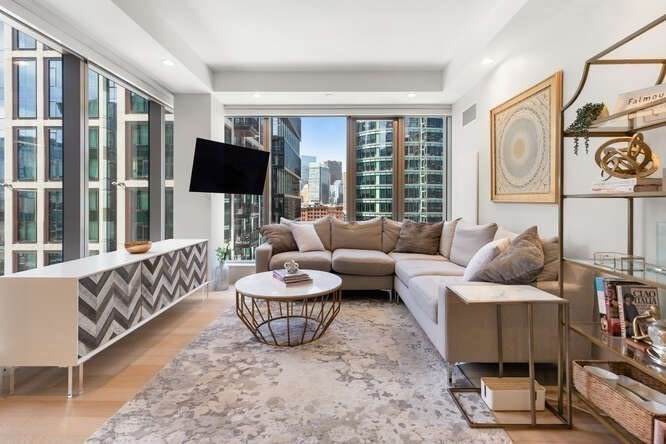 135 Seaport Blvd - Photo 1