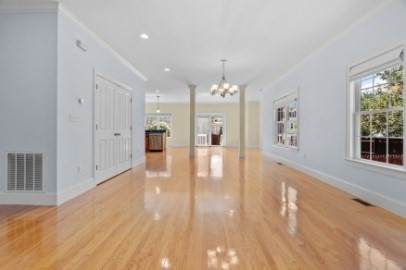 162 Sycamore - Photo 1