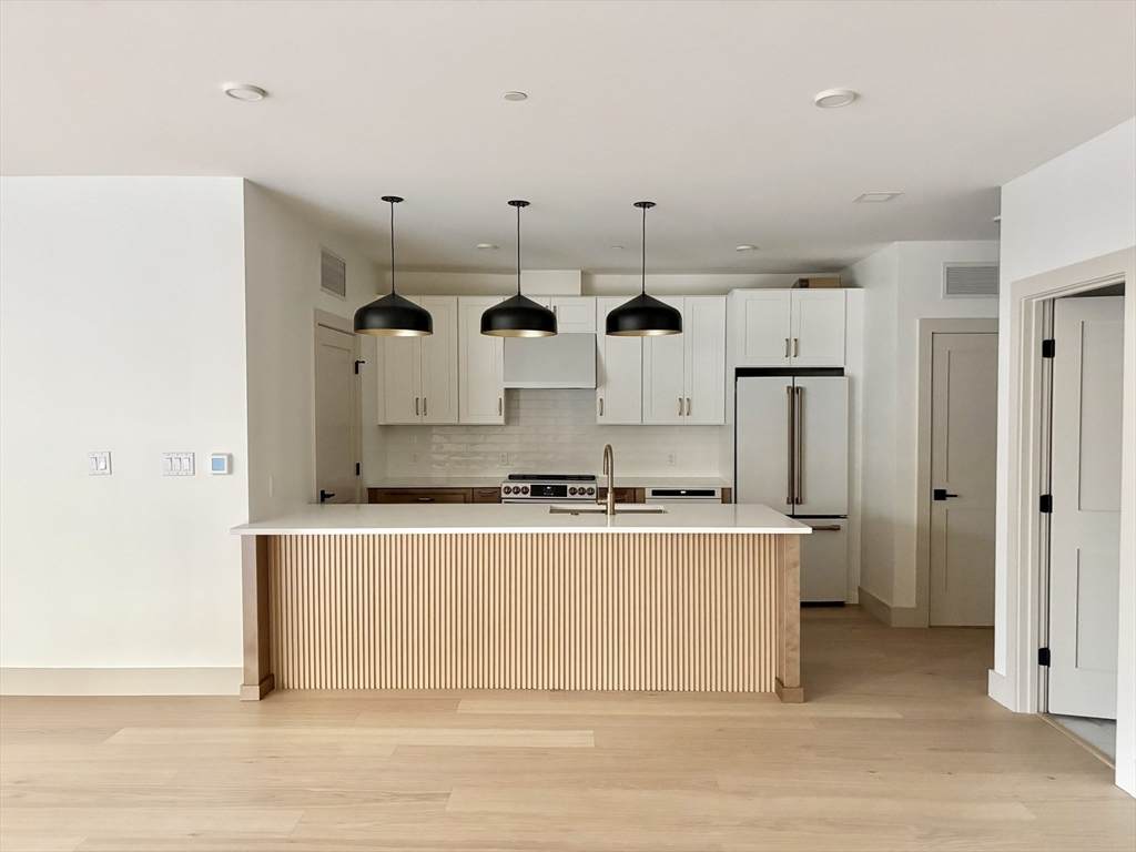 1025 Massachusetts Avenue - Photo 1