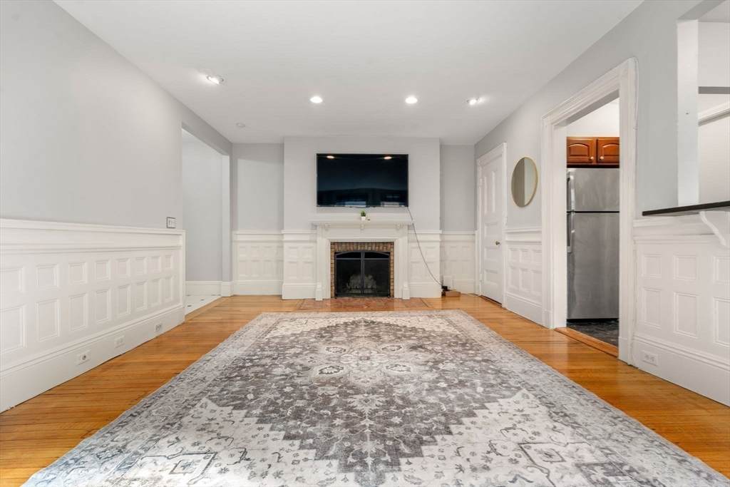 https://bt-photos.global.ssl.fastly.net/mlspin/orig_boomver_5_73444606_2.jpg