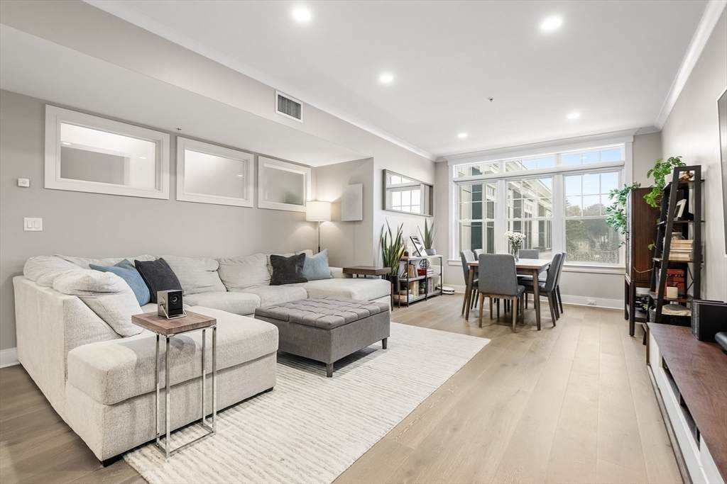 353 Summer - Photo 1