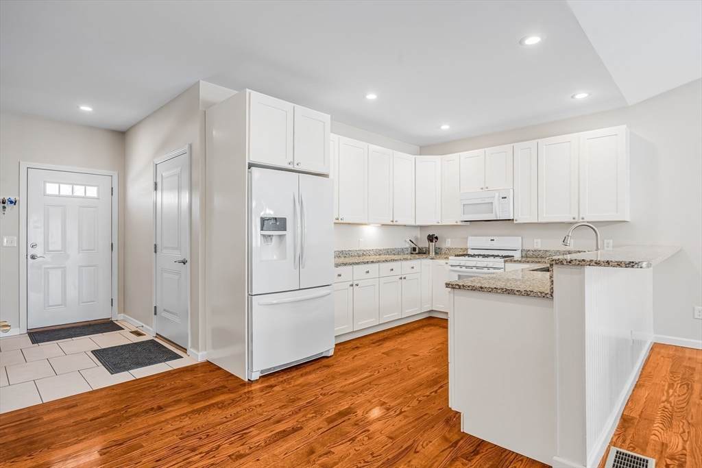 https://bt-photos.global.ssl.fastly.net/mlspin/orig_boomver_5_73476620_2.jpg