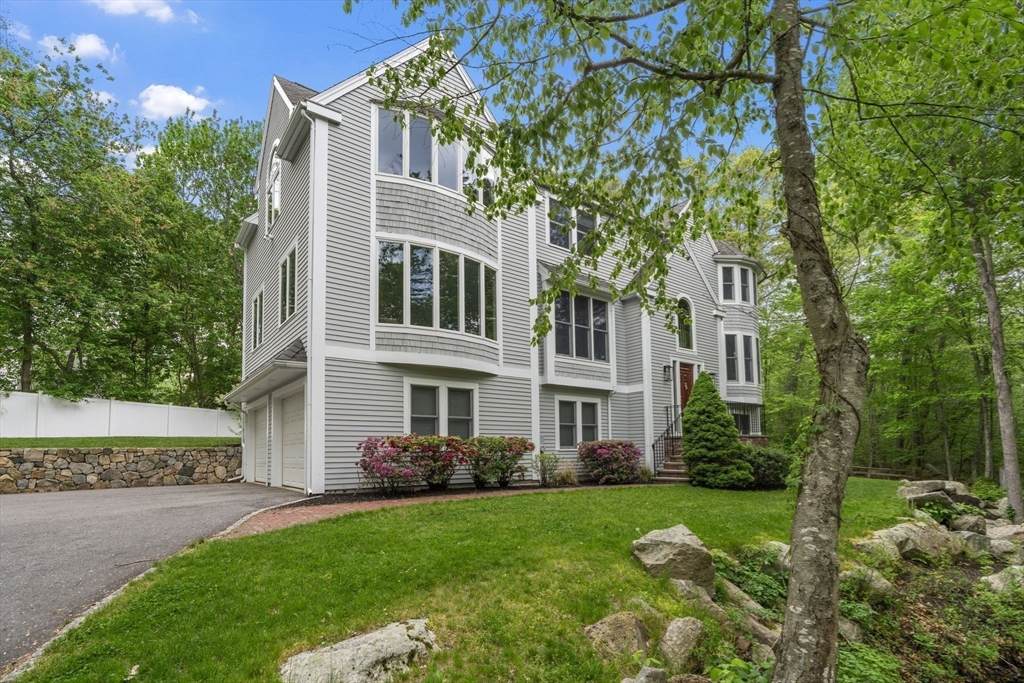 10 Heritage Ln - Photo 1