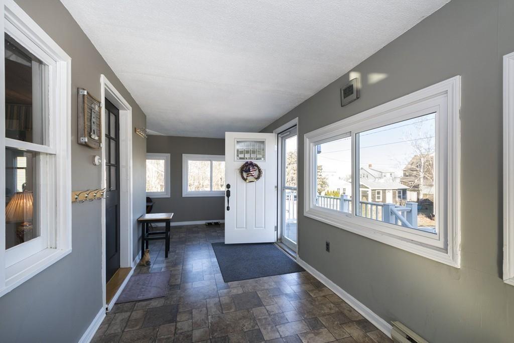 9 Marshall Ave - Photo 1