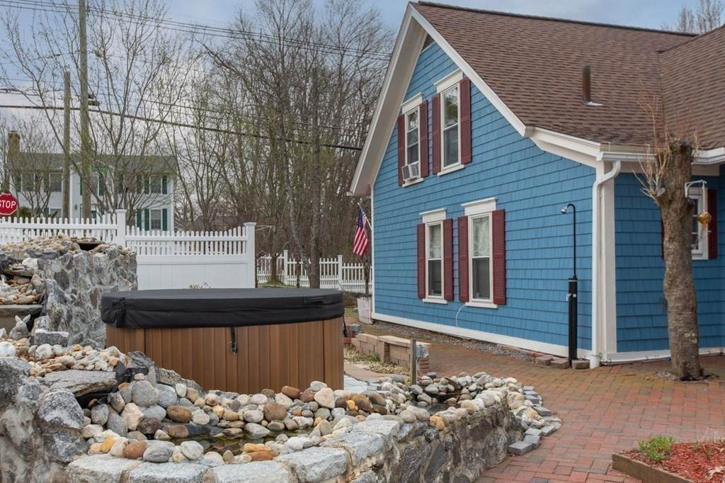 564 River Road - Photo 1