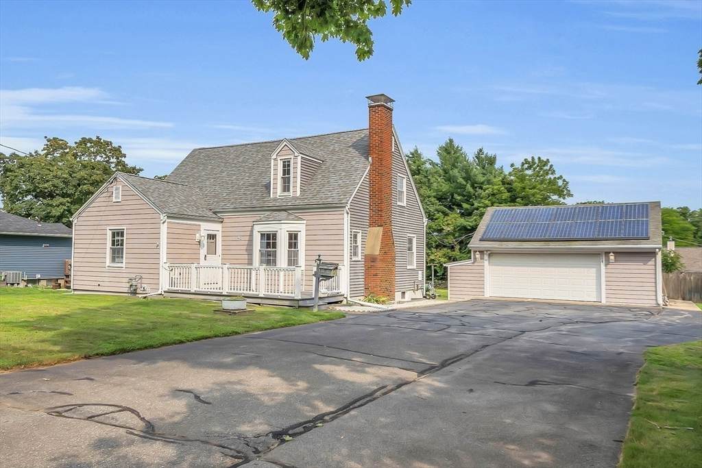 42 Hargreaves Ave - Photo 1