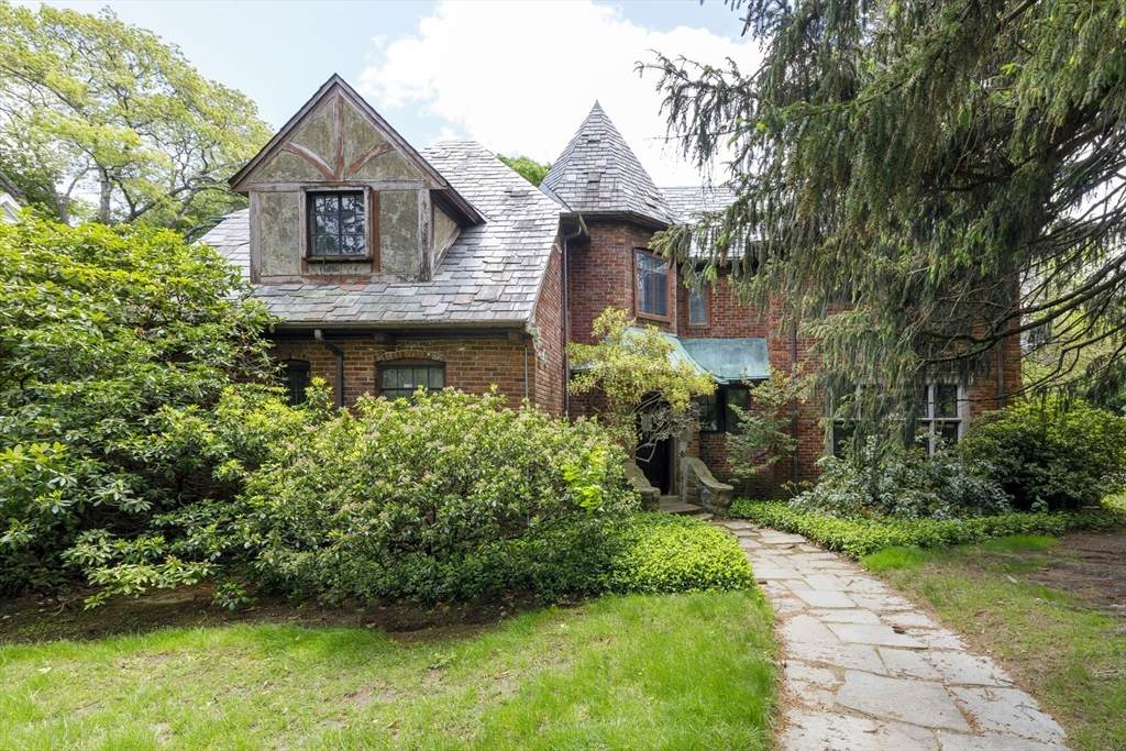 126 Homer St - Photo 1