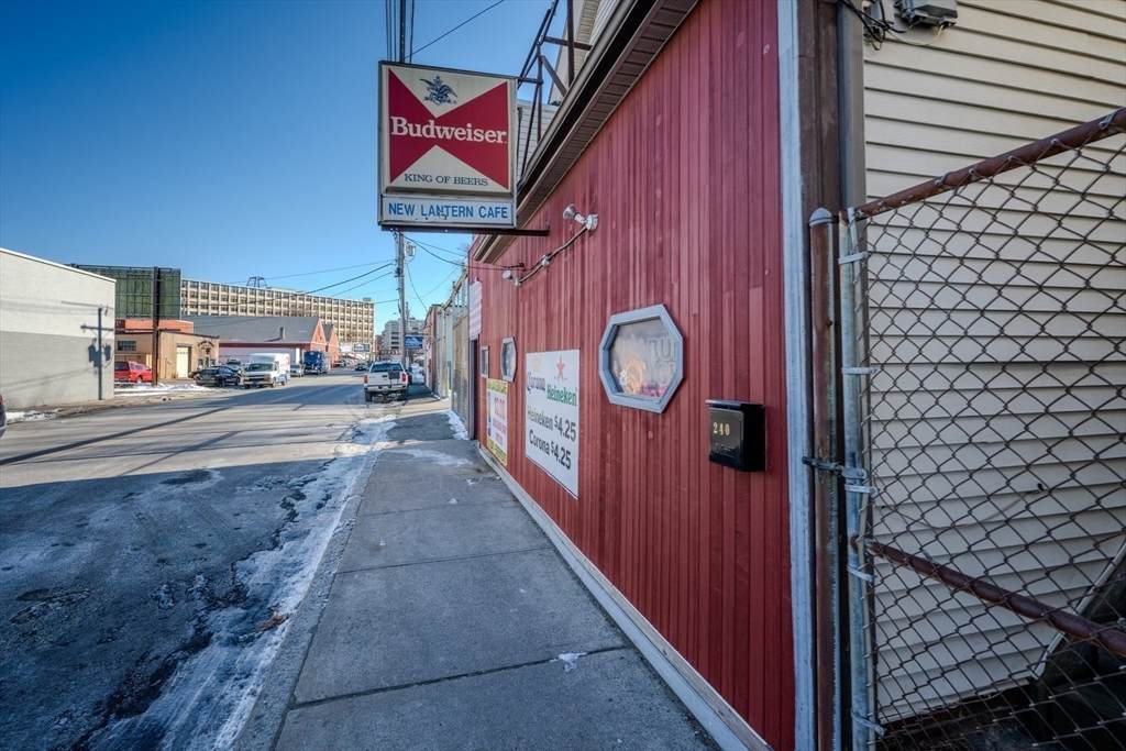 240 Essex St - Photo 1