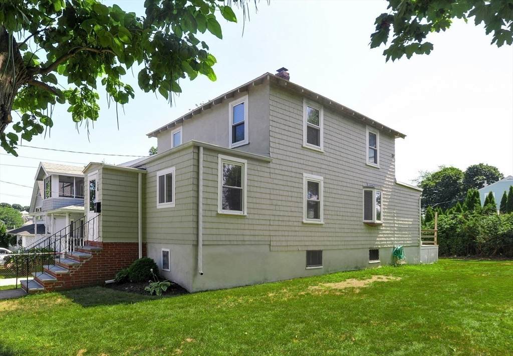 14 Standish Rd - Photo 1