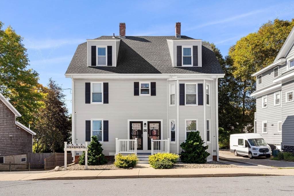 20-22 Lafayette Rd - Photo 1