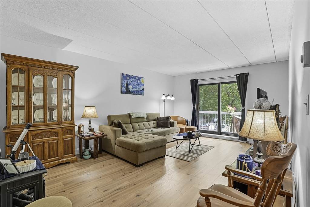 85 Commons Dr - Photo 1