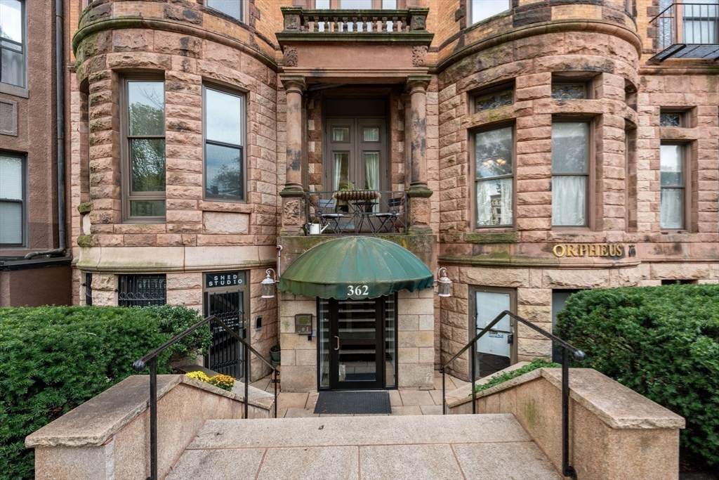 362 Commonwealth Ave. - Photo 1