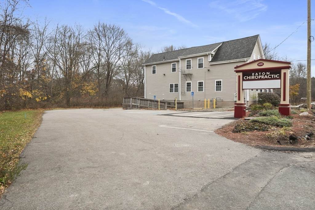 109 Dean St - Photo 1