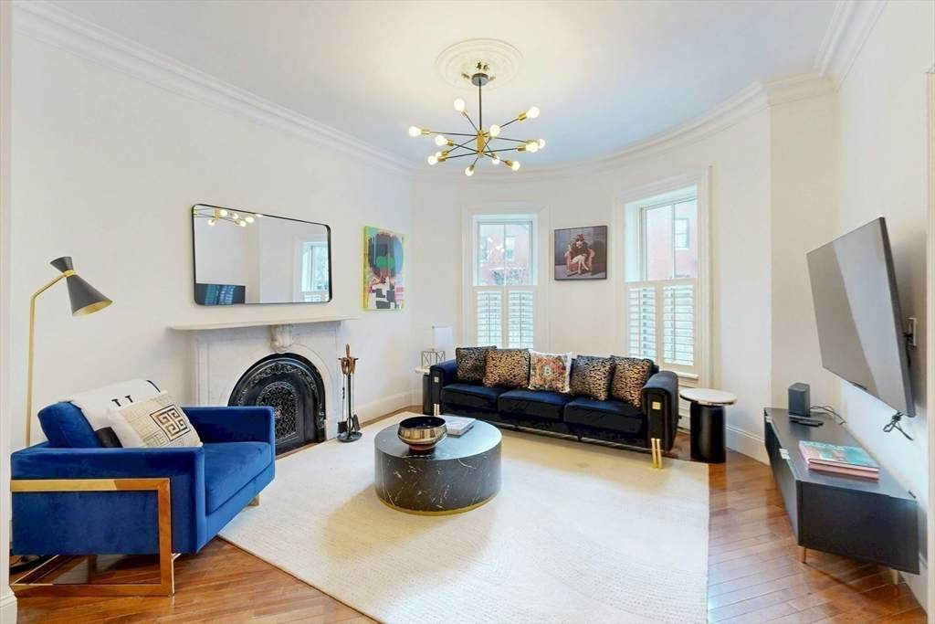 80 East Brookline Street - Photo 1