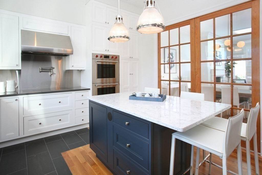 341 Beacon - Photo 1