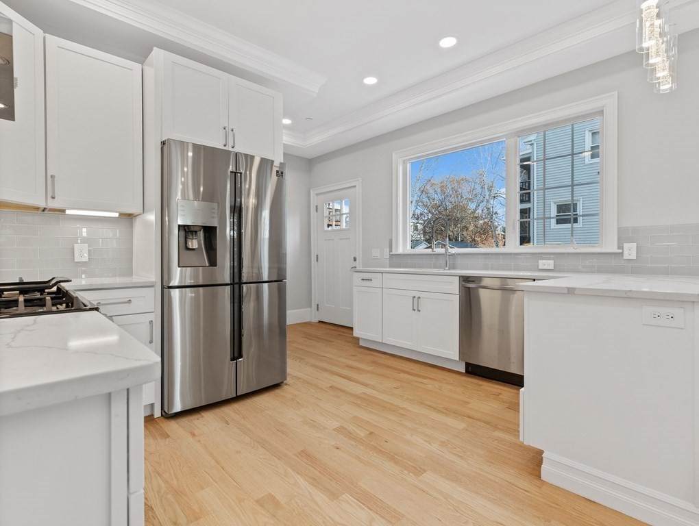 152 Cypress St - Photo 1