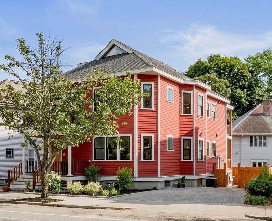 634 Huron Avenue - Photo 1