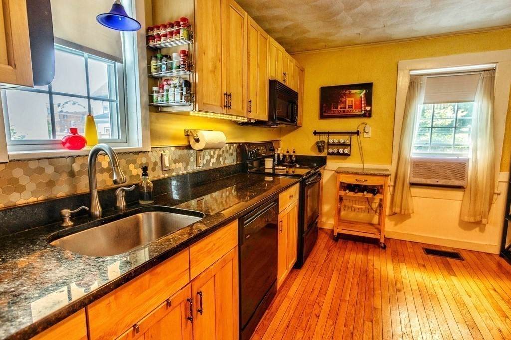 81 Ash St - Photo 1
