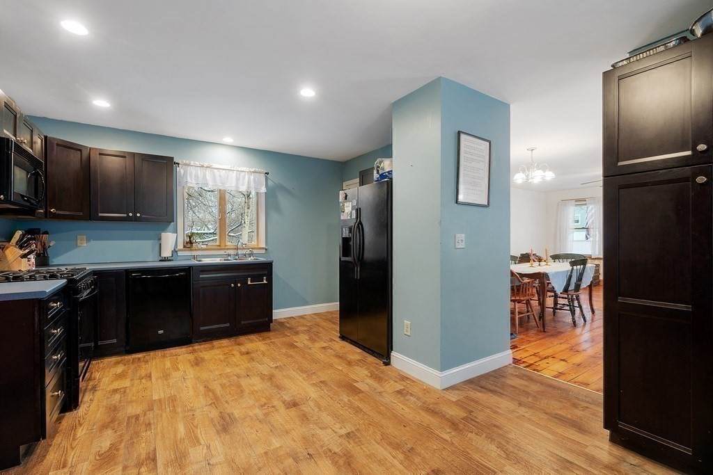 32 Ashland St - Photo 1
