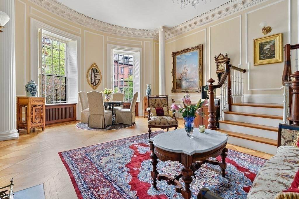 154 Beacon St - Photo 1