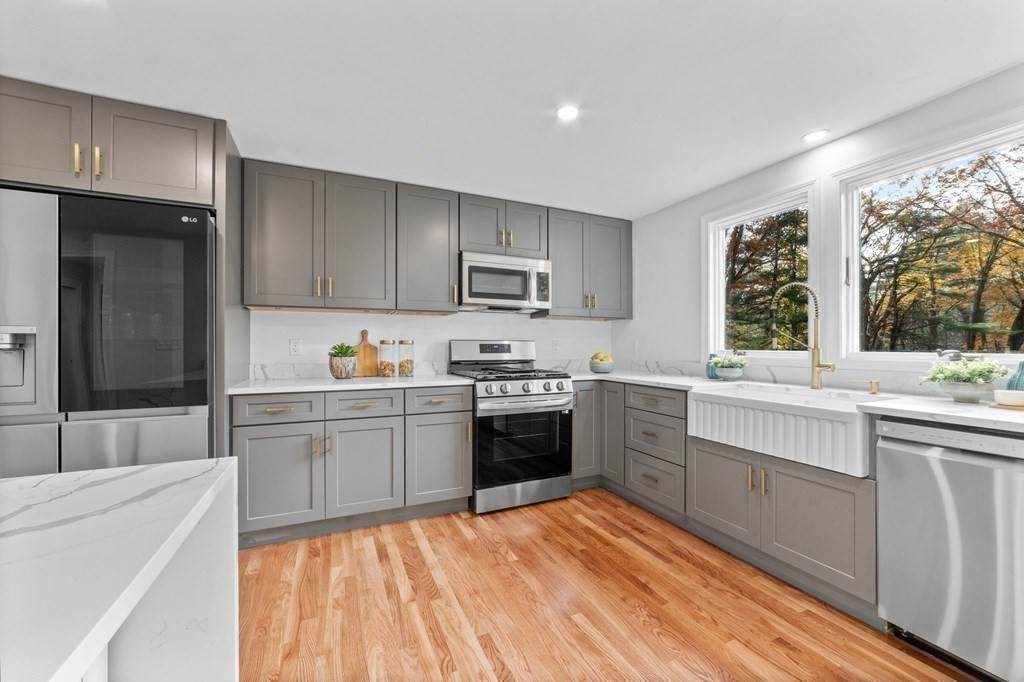 9 Whiting Ave - Photo 1