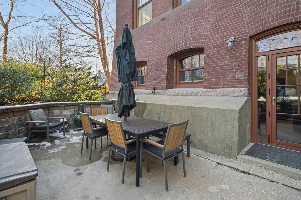33 Forest St - Photo 1