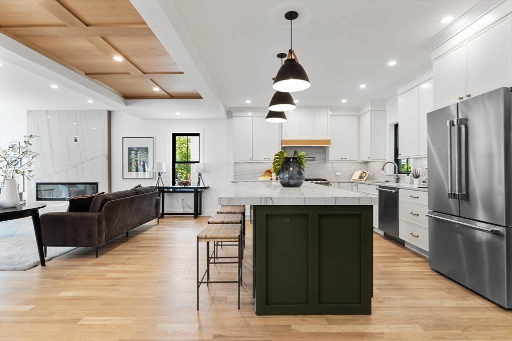 319 Summer St - Photo 1