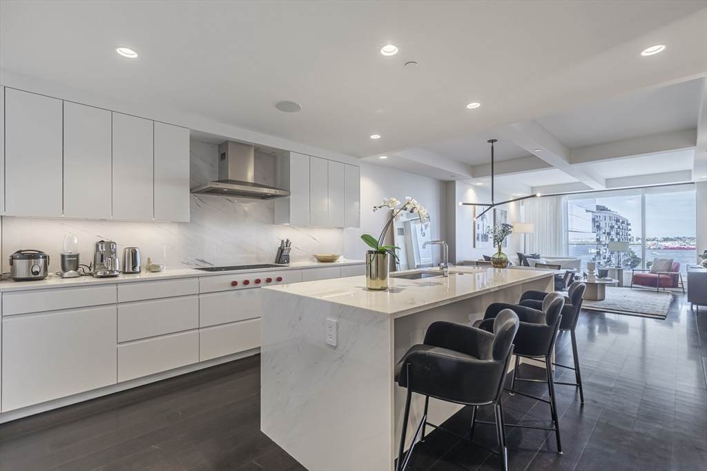 150 Seaport Blvd - Photo 1