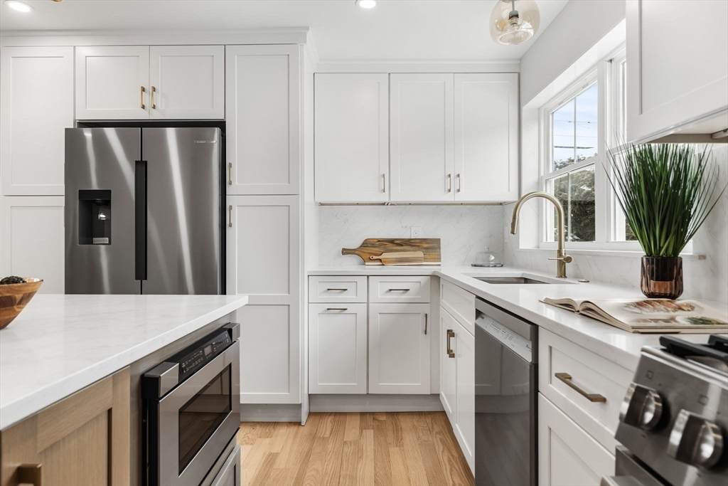 122 Woodruff Ave - Photo 1