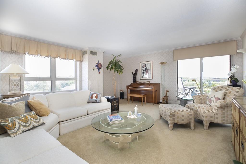 9 Park Ave - Photo 1