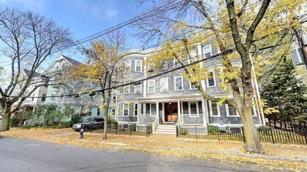 64 Aspinwall Ave - Photo 1