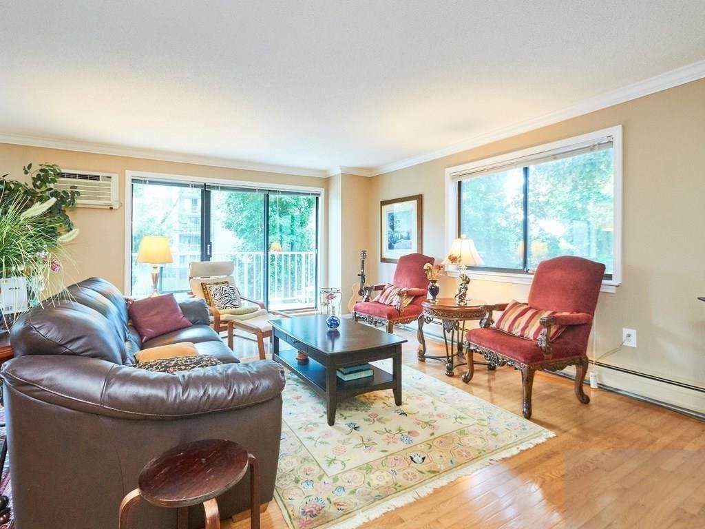 131 Coolidge Ave - Photo 1