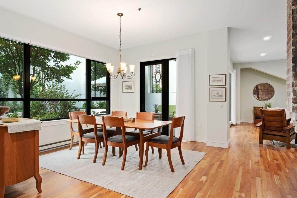 2420 Beacon - Photo 1