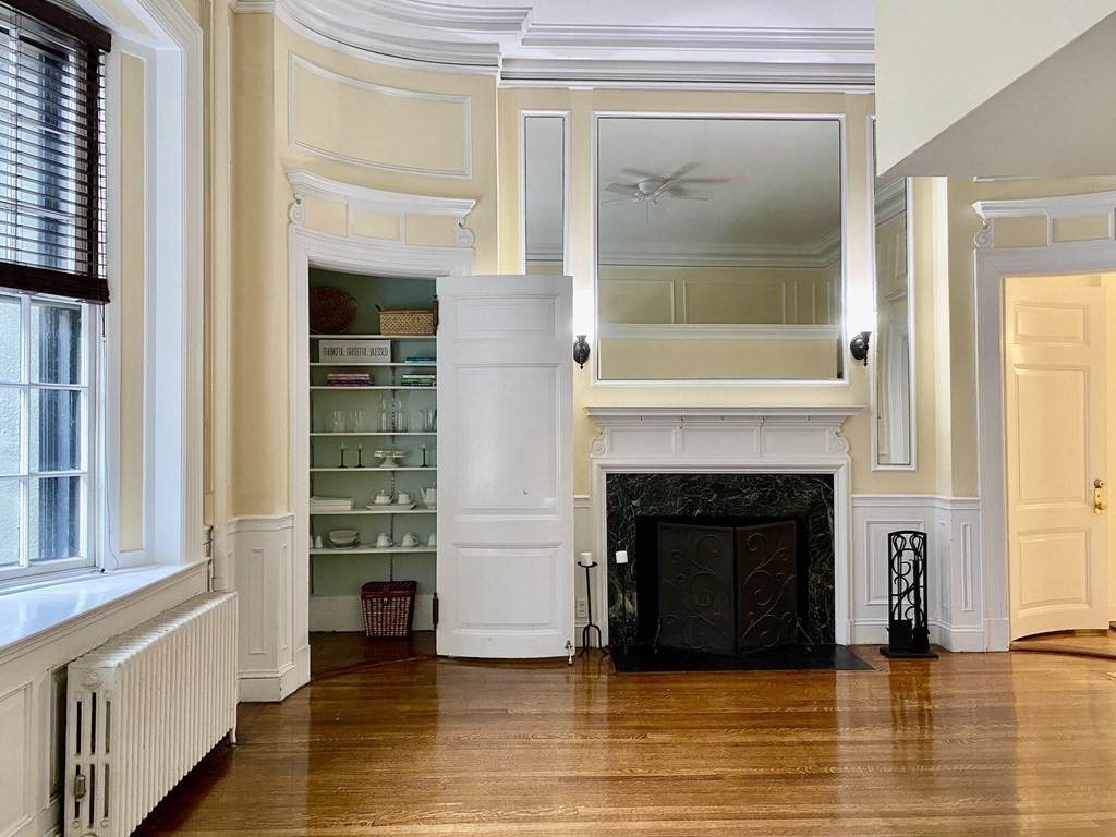 411 Beacon - Photo 1