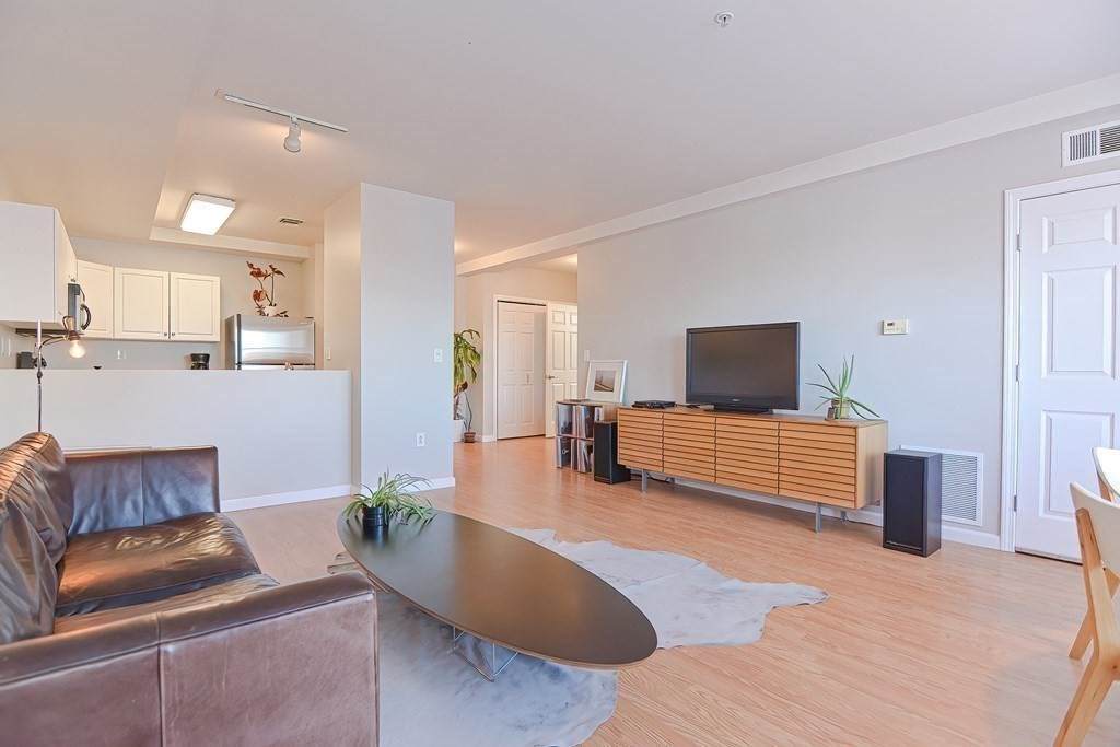 1 Cityview Ln - Photo 1