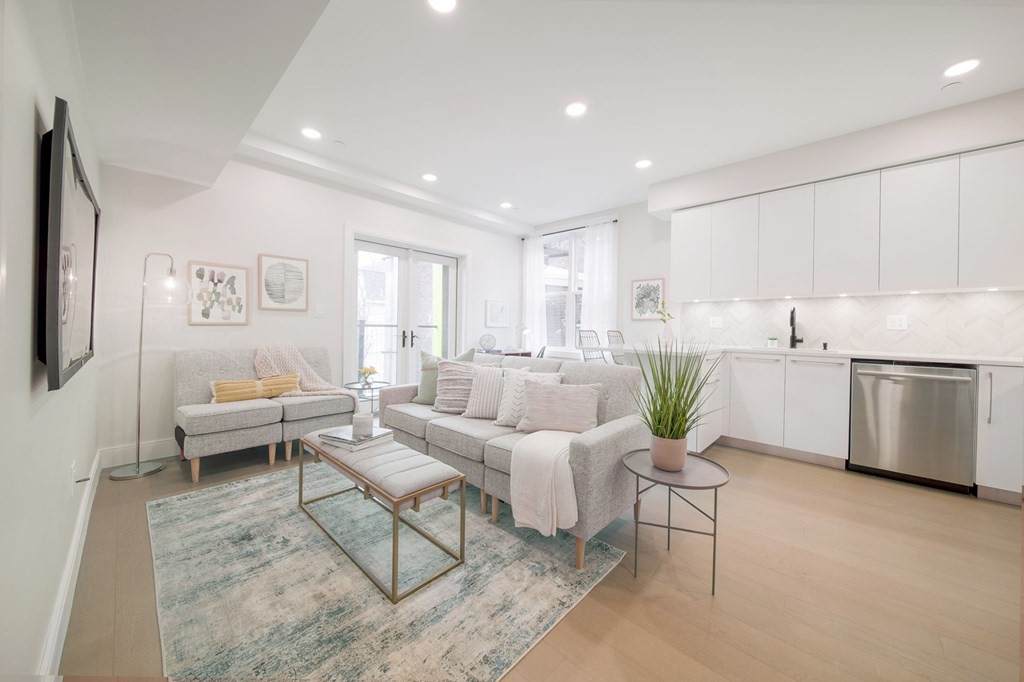 8 Winthrop Street - Photo 1