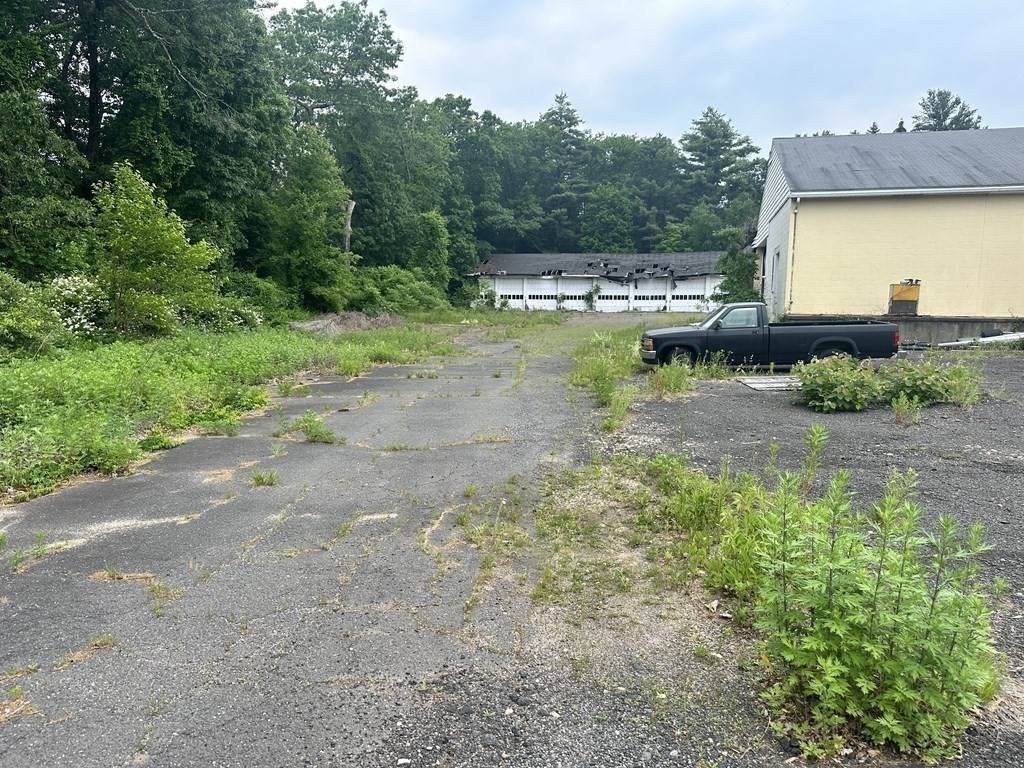 214 Feeding Hills Rd - Photo 1