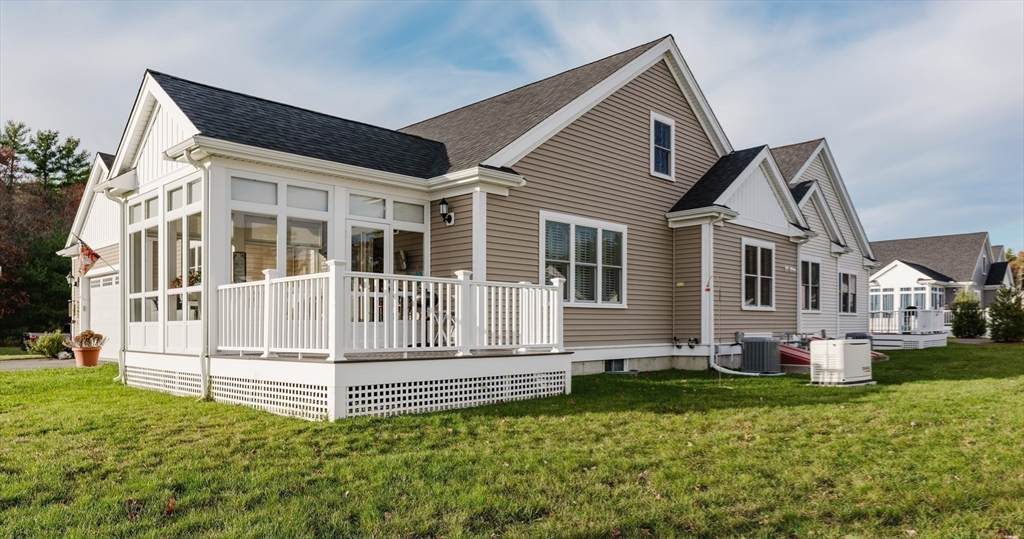 4 Sarahbeth Lane - Photo 1