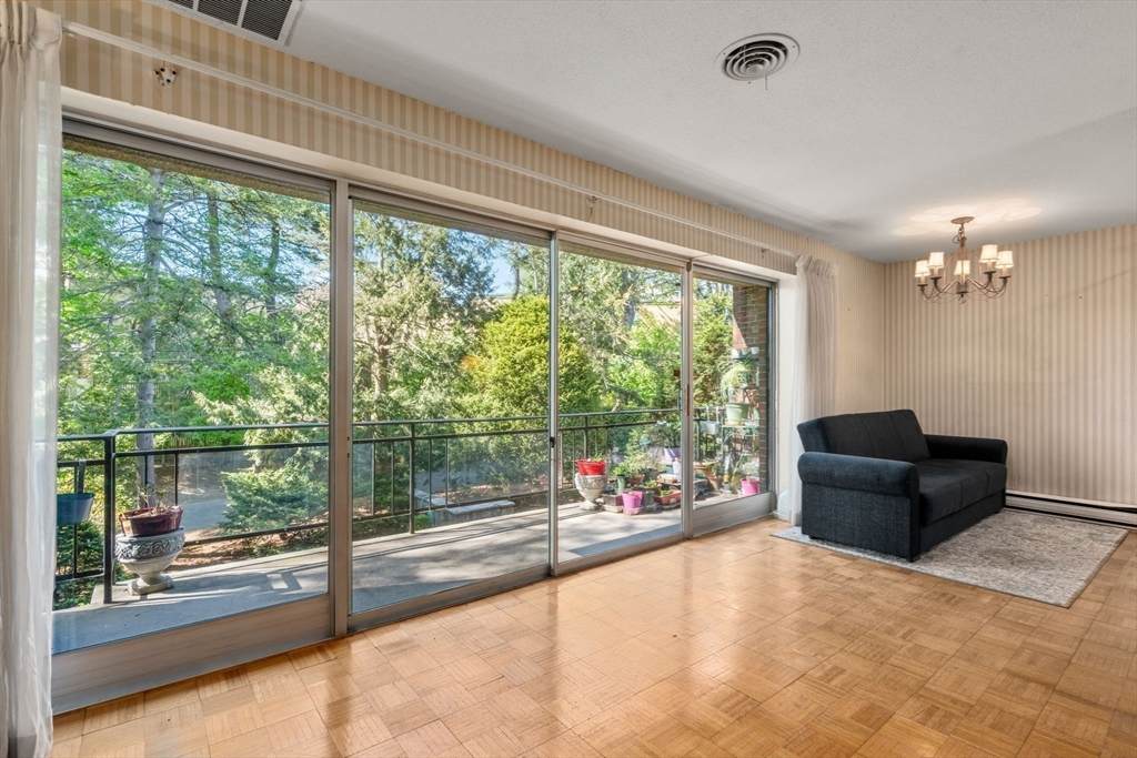 1202 Greendale Avenue - Photo 1