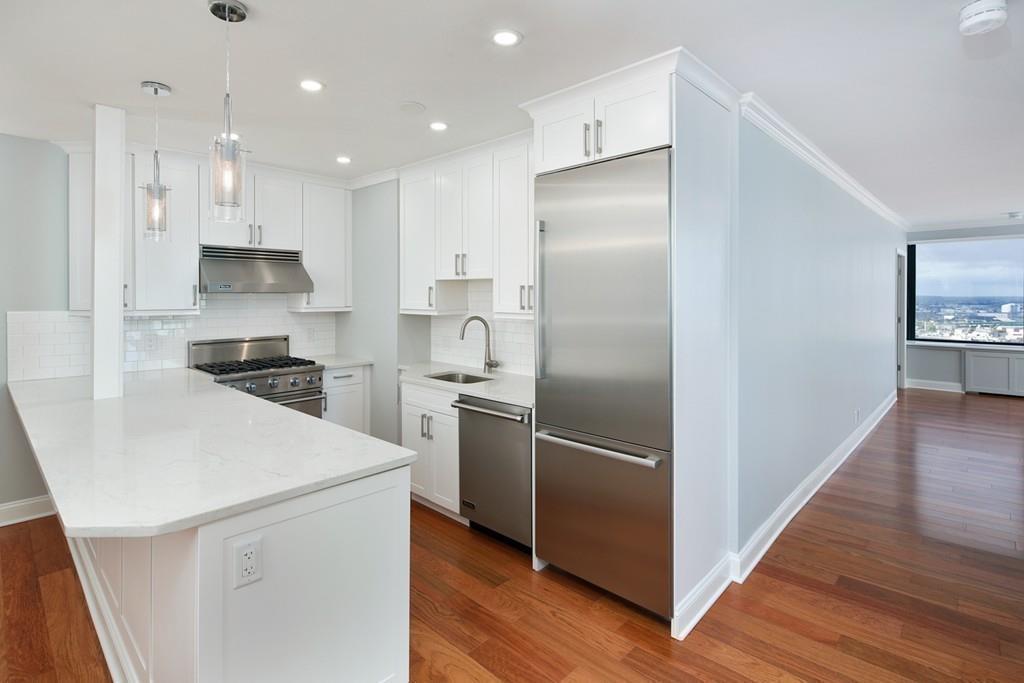 65 East India Row - Photo 1