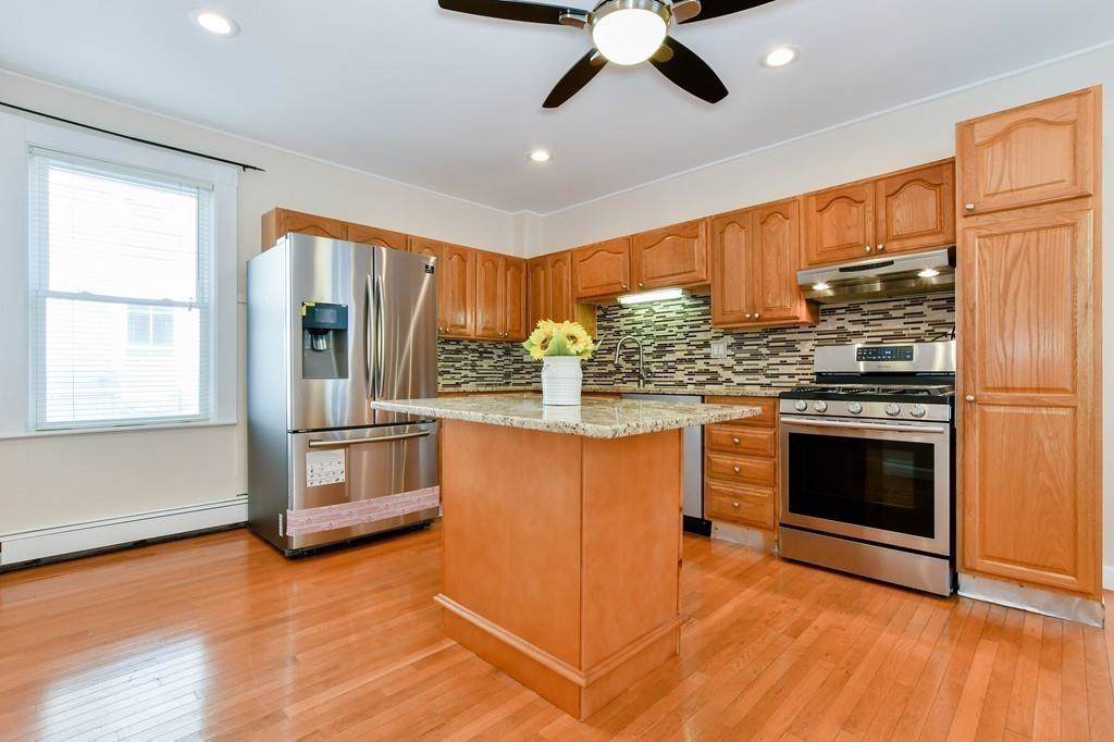 7 Raymond Place - Photo 1