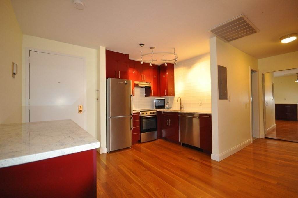 160 Commonwealth Avenue - Photo 1