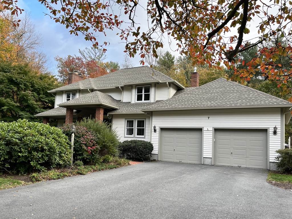 7 Laura Ln - Photo 1