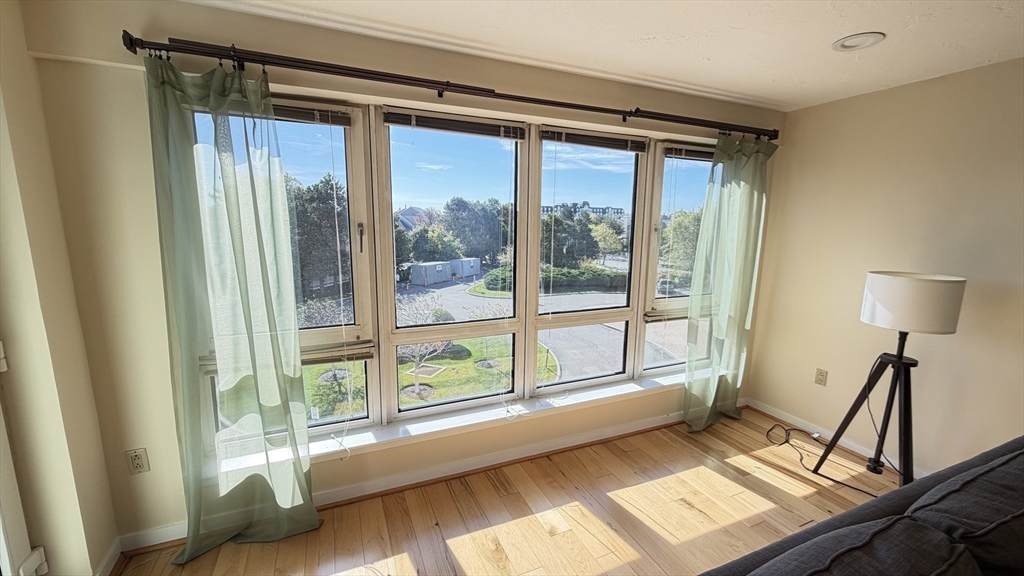 1001 Marina Dr - Photo 1