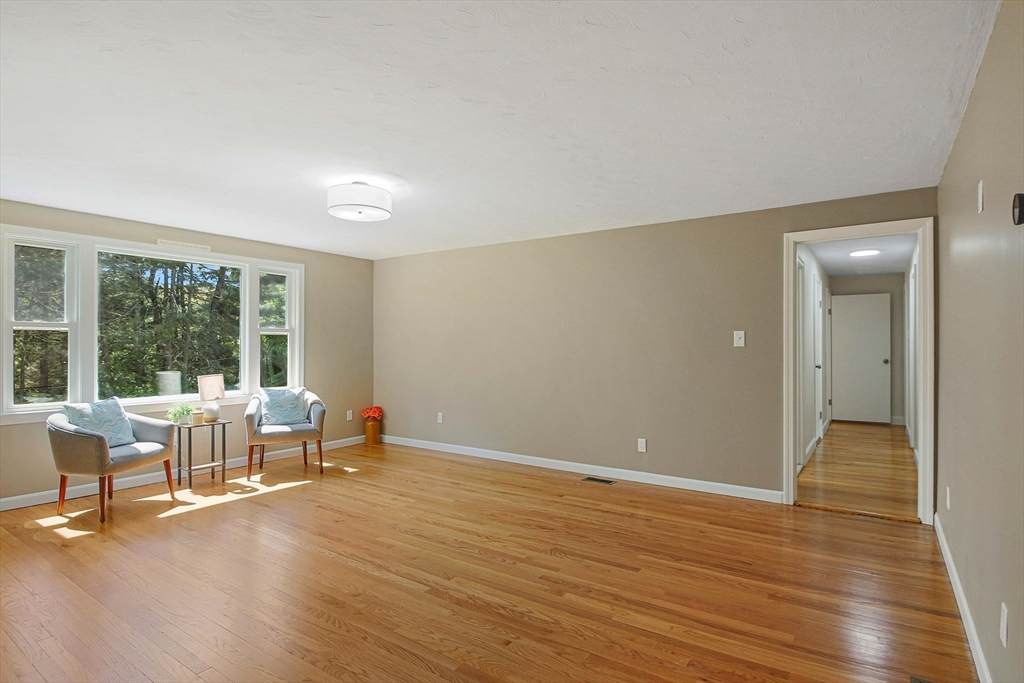 https://bt-photos.global.ssl.fastly.net/mlspin/orig_boomver_9_73488504_2.jpg