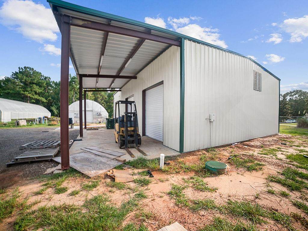 9401 Jeff Hamilton Rd - Photo 1