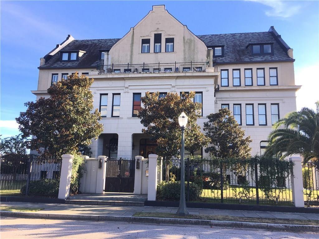 753 St Francis Street - Photo 1