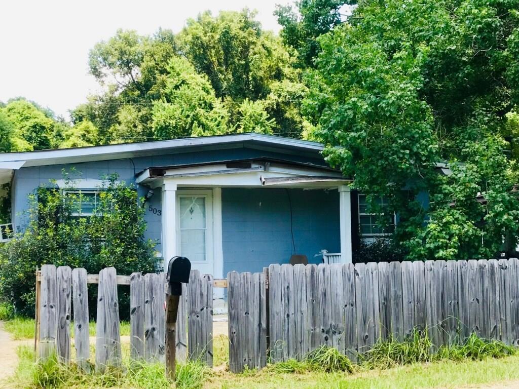 503 Yukers Street - Photo 1